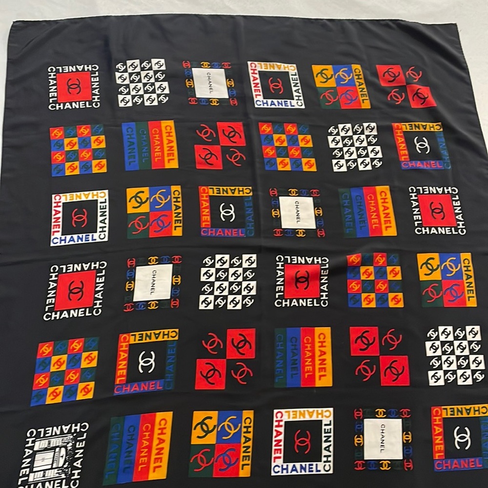 Chanel vintage classic scarf